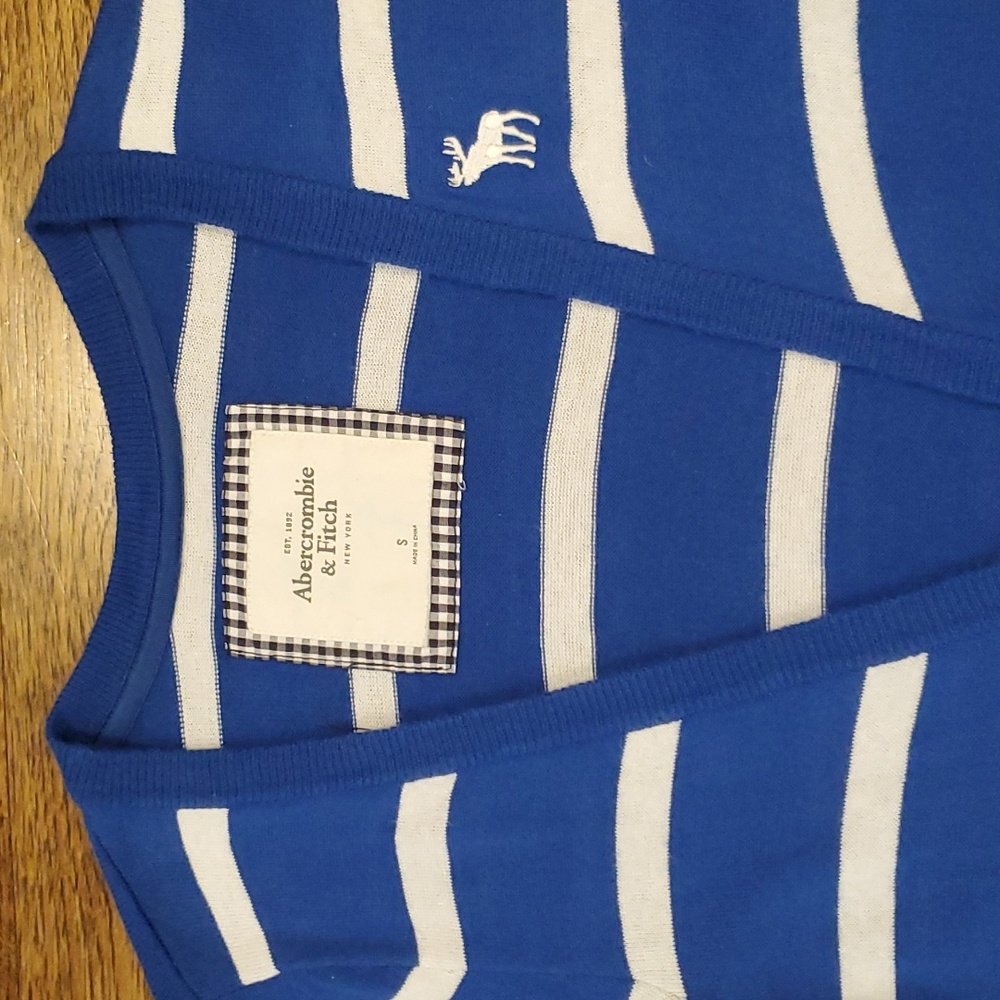 Womens Abercrombie & Fitch blue cardigan sweater size S - Picture 2 of 6
